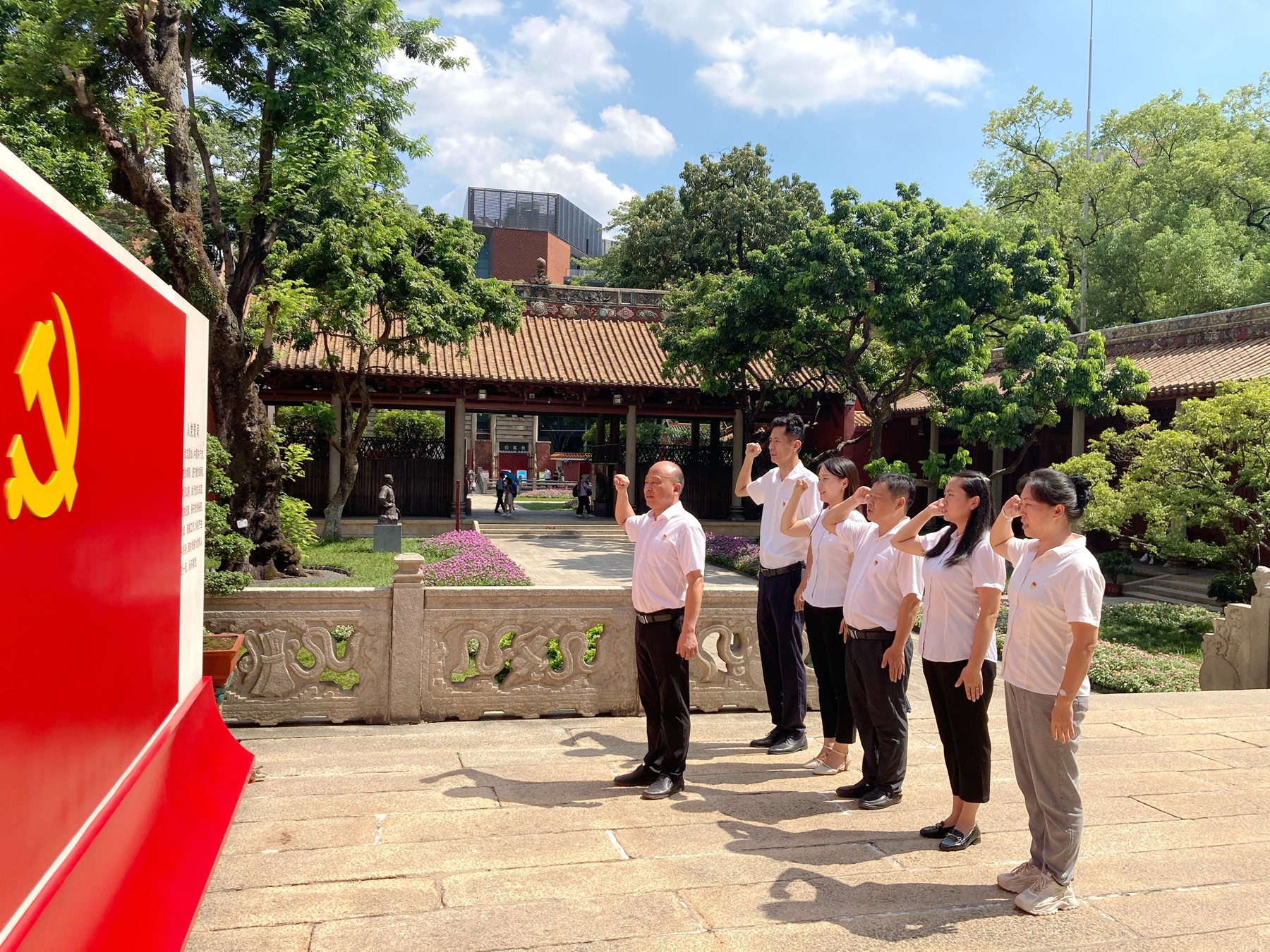 工程管理公司黨支部組織開展“弘揚(yáng)革命精神 展現(xiàn)時(shí)代擔(dān)當(dāng)”主題黨日活動(dòng)3.JPG